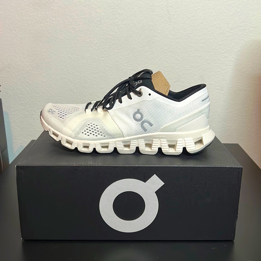 Brand new On Cloud X Running shoes with box white 8.5